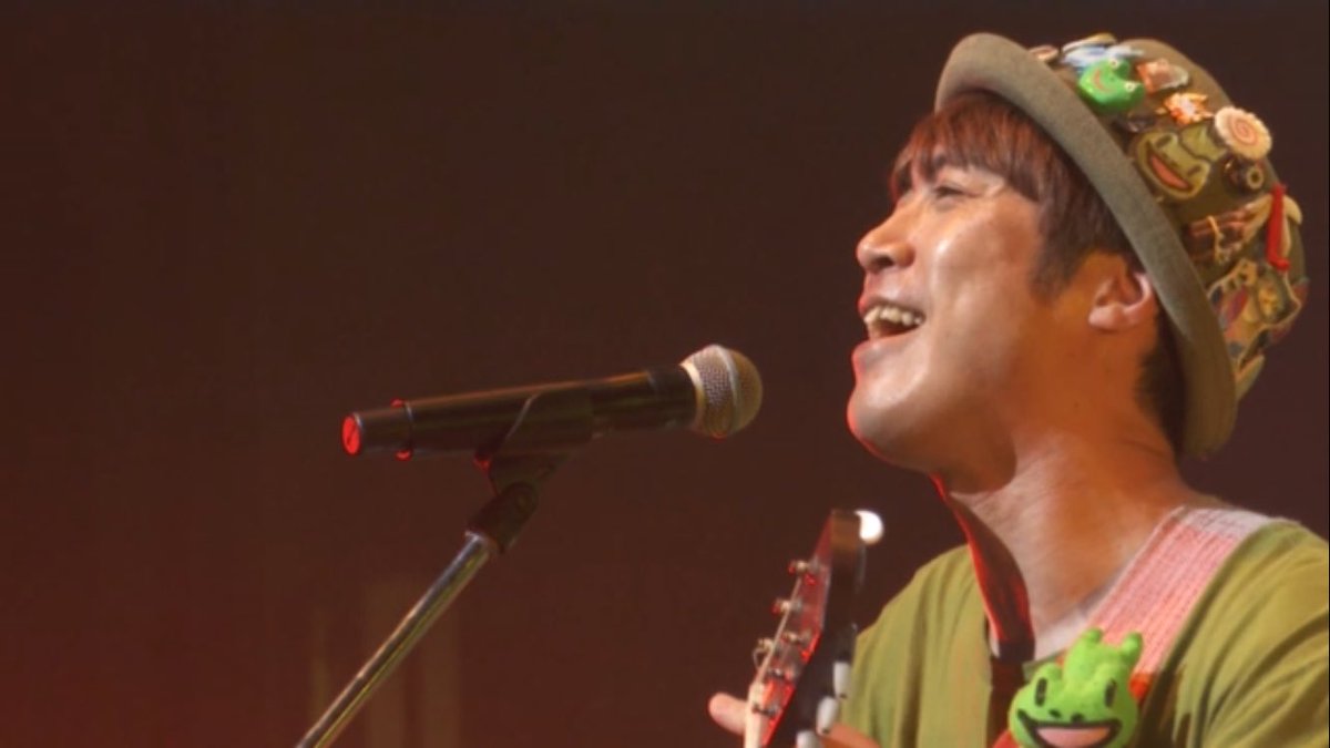 pakupakukaeru's tweet photo. 2024年も大変お世話になりました✨️

色んな夢が叶う年になりました(`•∀•´)✧

今年最後の30分歌う会やります🐸³₃

紅白観ながらそっと覗いてください|ω･)

かえるがほろ酔いで歌ってますよ♪♪

今年最後の乾杯しましょ〜🍺*(ˊᗜˋ*)و
https://t.co/zujWlaj3qN https://t.co/QGEKrFBLri