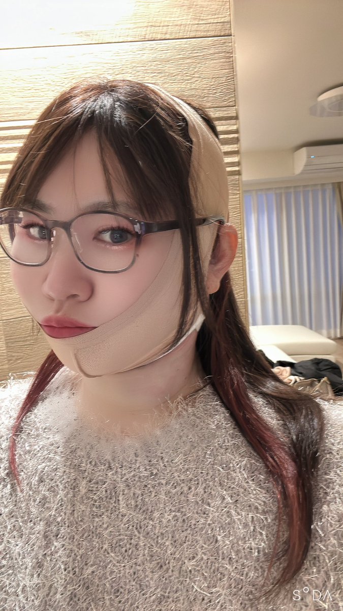 nana_tomoon's tweet photo. がっつりダウンタイム中ですが今年も1年ありがとうございました✨来年も優里くんと沢山会えますように🎸🍸🥃🤭 https://t.co/HXJGXeHHPc