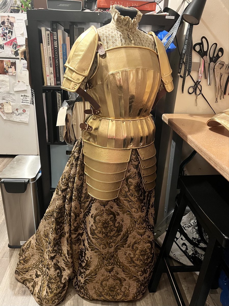 Hanging by a Thread 🧵🪡 tweet media