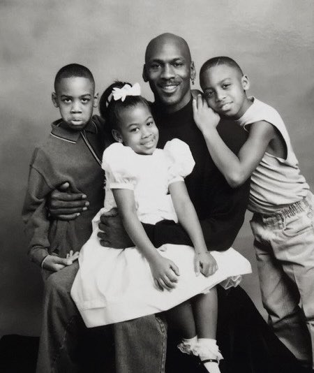 #MJMondays
🫅🏾👸🏾🤴🏿🫅🏾