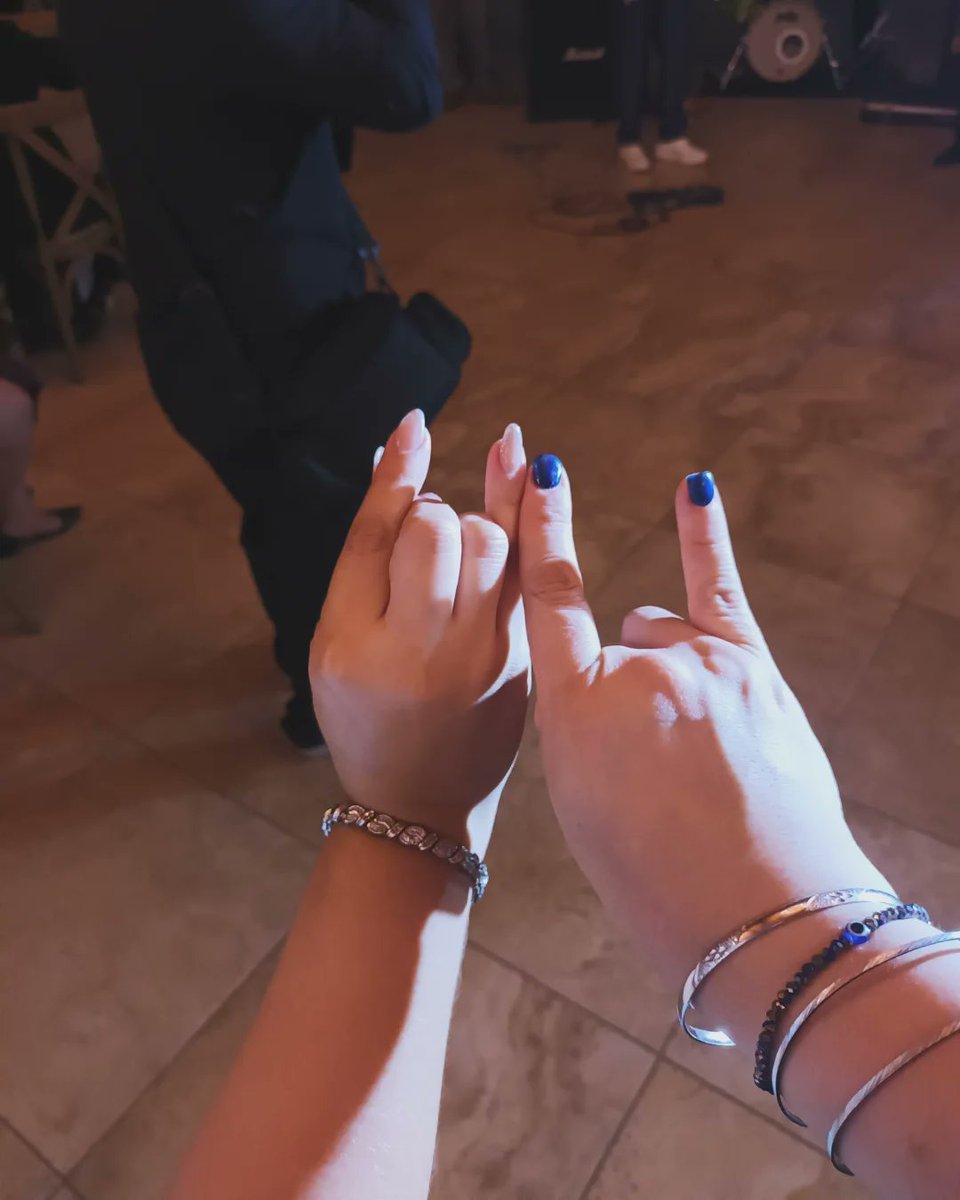 Mabelishaaa's tweet photo. Los mini cuernitos de la @LorettaRm https://t.co/dP5WjZiOfU