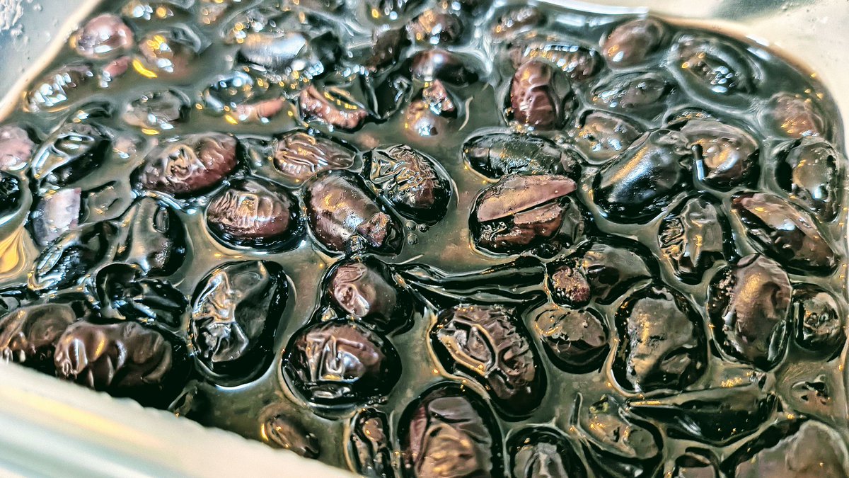 junkers2023's tweet photo. 栗きんとん作って黒豆を炊いてもうすぐお正月🎍🌅🎍
 #料理記録 https://t.co/Z0Kx6tZA3k