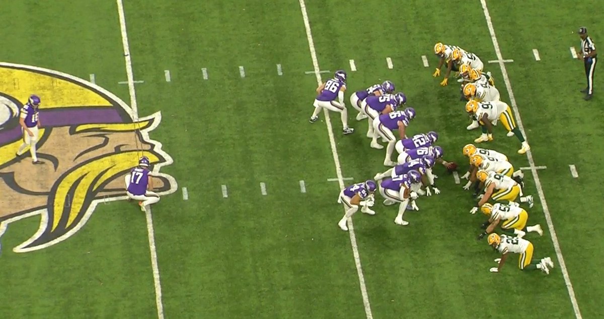 JustinCaston's tweet photo. @Tommers71 @utdjames0 @Rate_the_Refs Hopefully this clears this up for you. The line of scrimmage was the 37 yard line. The long snapper moved the ball back a foot, which he is allowed to do. https://t.co/3KmnoYw9xw