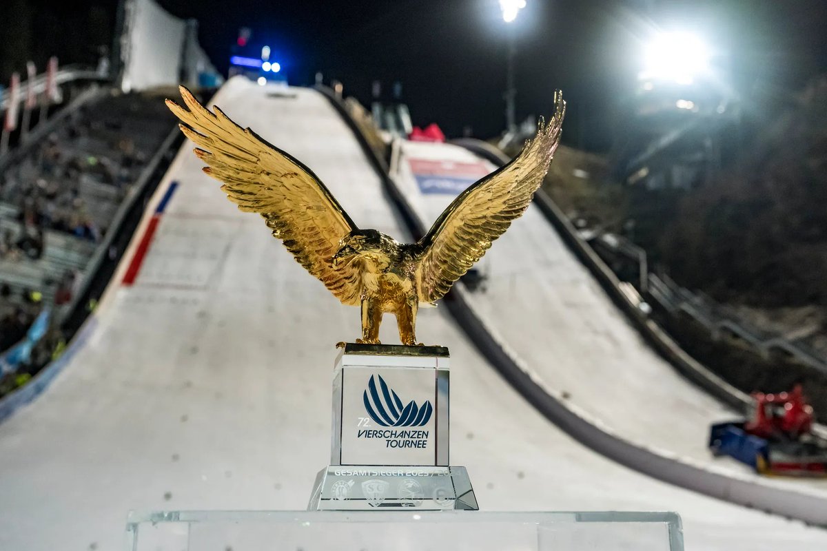 mamich_72's tweet photo. Eine weitere #Neujahrs|tradition ist das Neujahrs-Springen der #Vierschanzentournee #FourHillsTour.
#HappyNewYear2025 #PrositNeujahr
📺🍿⛷️😎 https://t.co/Xkin0KFVr5