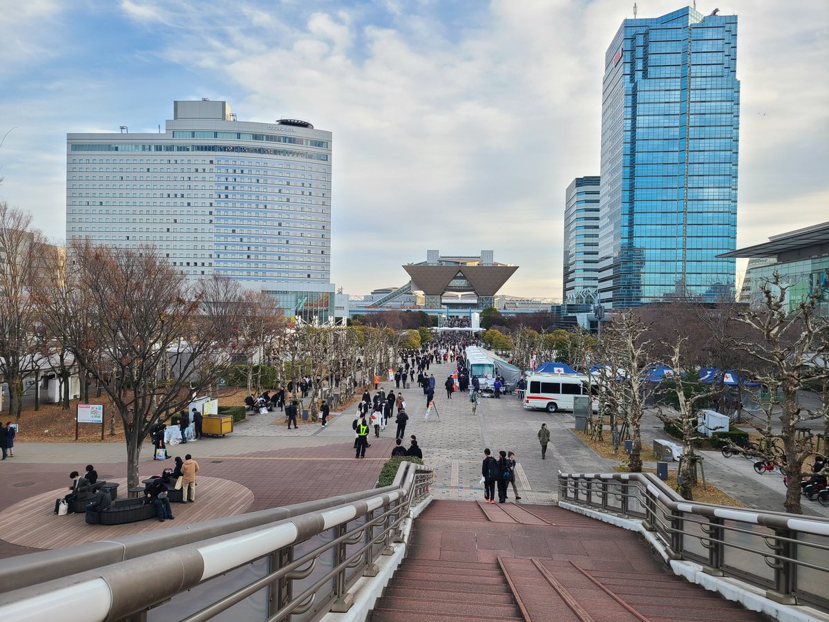 沢山の絵師様方を拝めて光栄でした！
ありがとうございます！( =＾ω＾)✨
コミケ参加出来て良かったです！