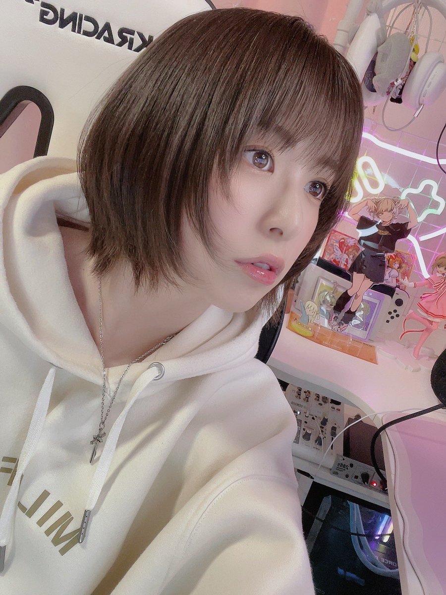 ninoheee_game's tweet photo. 今の髪型とてもすき。 https://t.co/0Xr7aNNUUt