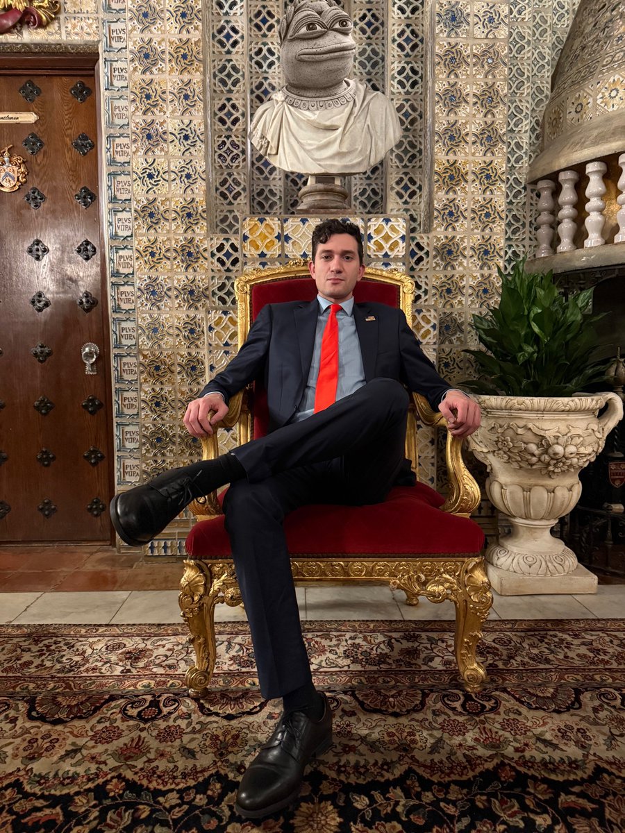 Ave Imperator Kekius Maximus 

Long may he reign.