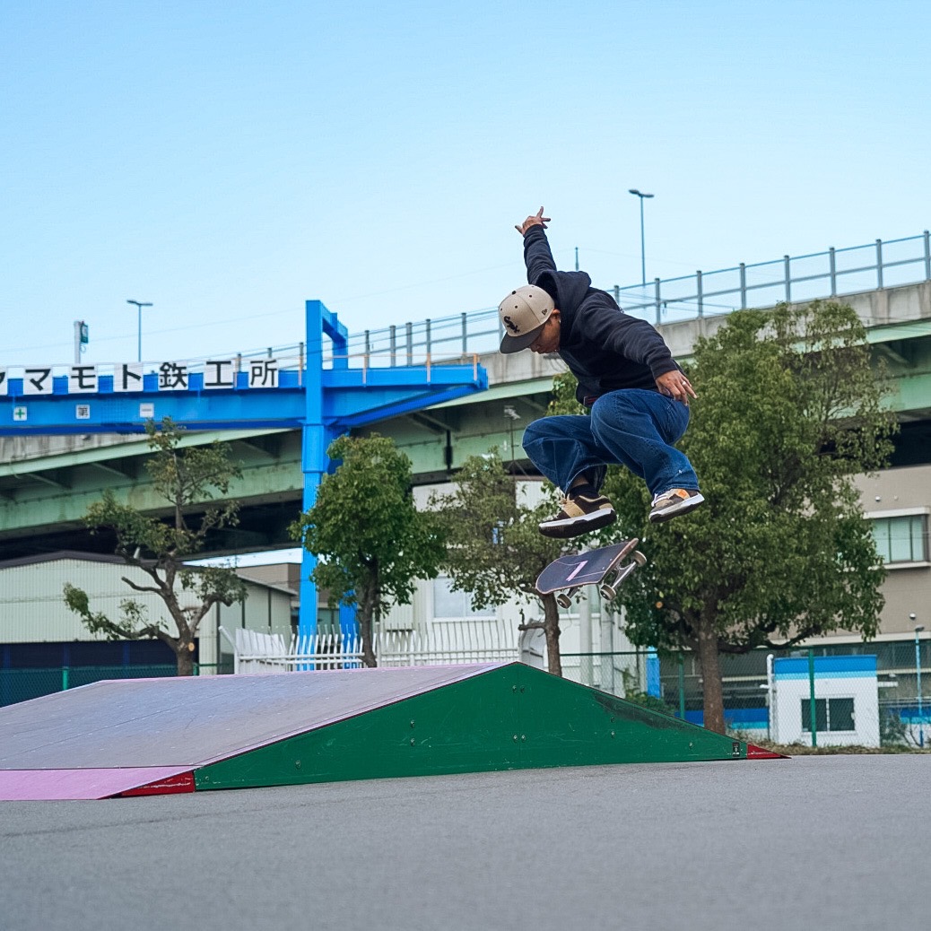AKIYOSHI_SB's tweet image. 2024年もお世話になりました🙇‍♀️
来年はもっとがんばろ🔥

📷 @yumanSB

 #skateboard
 #kickflip
 #滑り納め