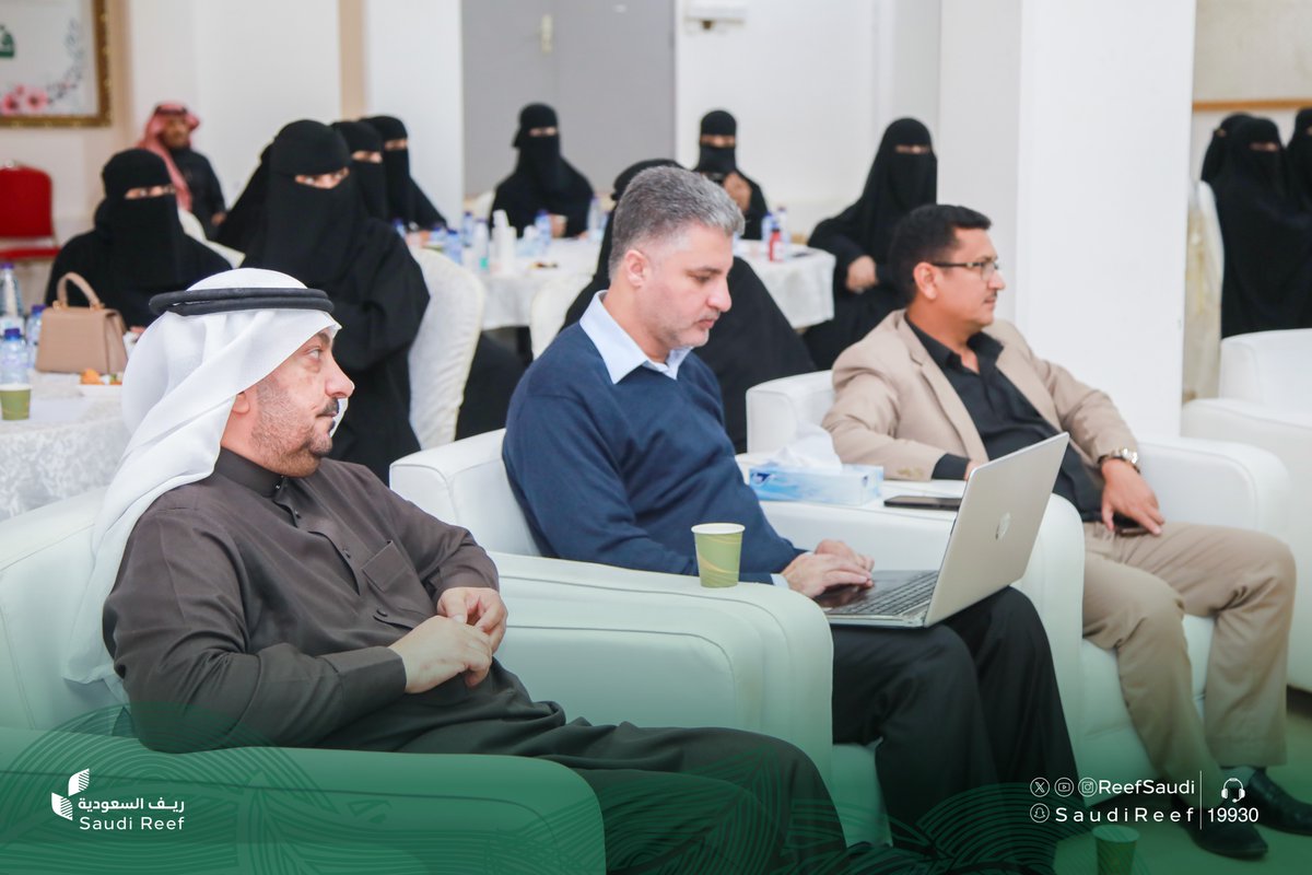 ReefSaudi's tweet photo. بهدف تمكين المرأة وتعزيز دورها في القطاع الزراعي..

برنامج #ريف_السعودية ، وبالتعاون مع الجمعية التعاونية لتربية النحل بحائل، يُقيم دورة تدريبية لدعم أنشطة المرأة في تربية النحل وتنمية مهاراتها، بما يعزز مشاركتها الفاعلة في تنمية القطاع الريفي والزراعي.

#عطاء_ونماء https://t.co/u86Qtg5U9w