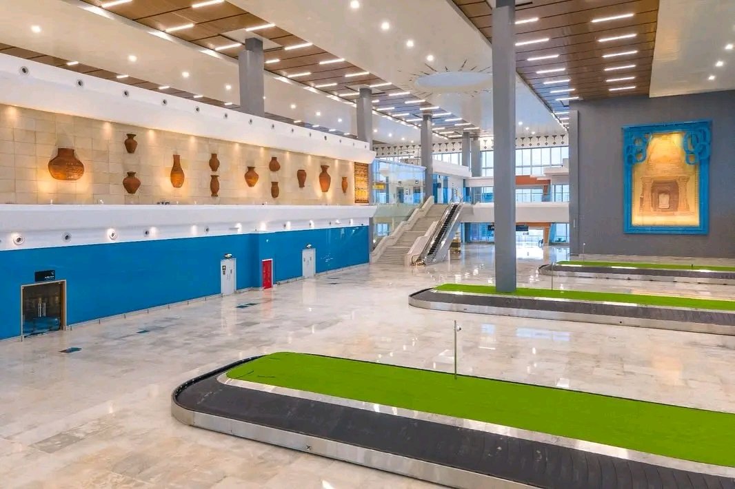 gemsofbabus_'s tweet image. 🚨 Airport Terminal in 40th Largest City of 🇮🇳.

This airport was built by an Indian company and was completed in just 16 months, at a cost of ₹500 crore.