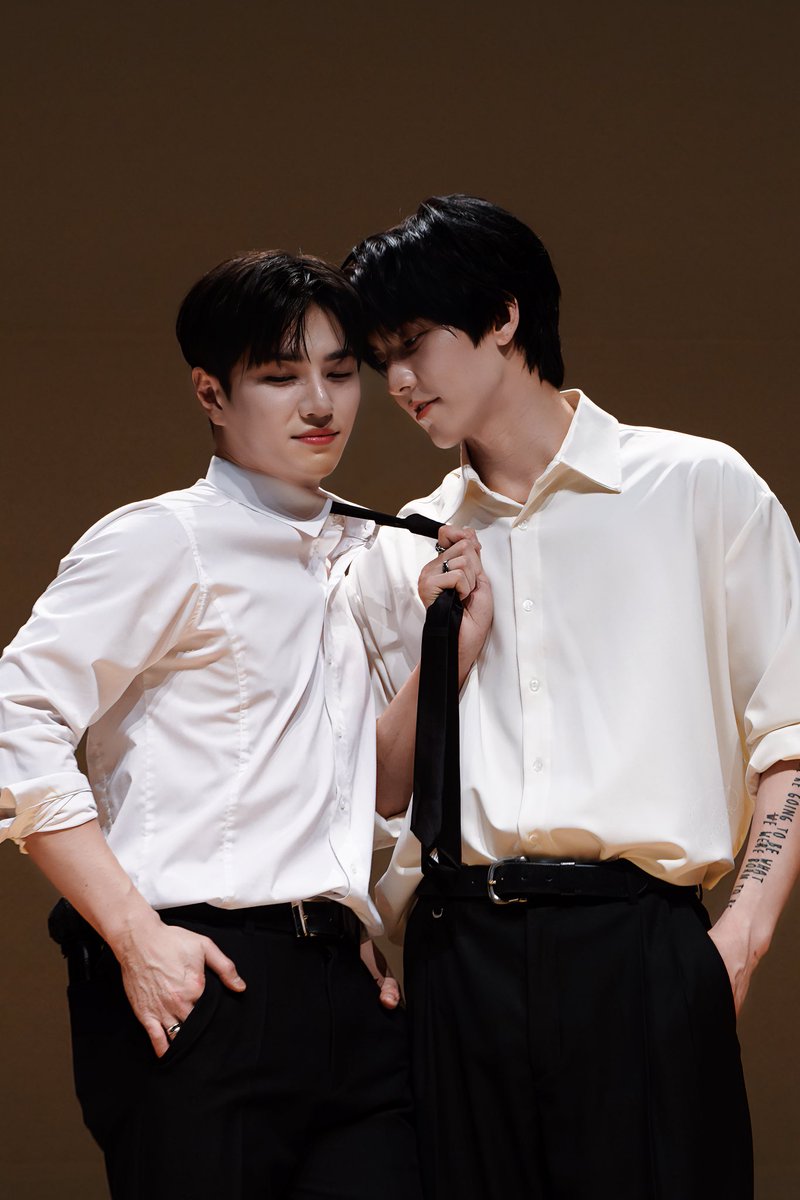 241229

🥟

#배너 #VANNER #태환 #이태환 #TAEHWAN #곤 #이원서 #GON #LEEWONSEO