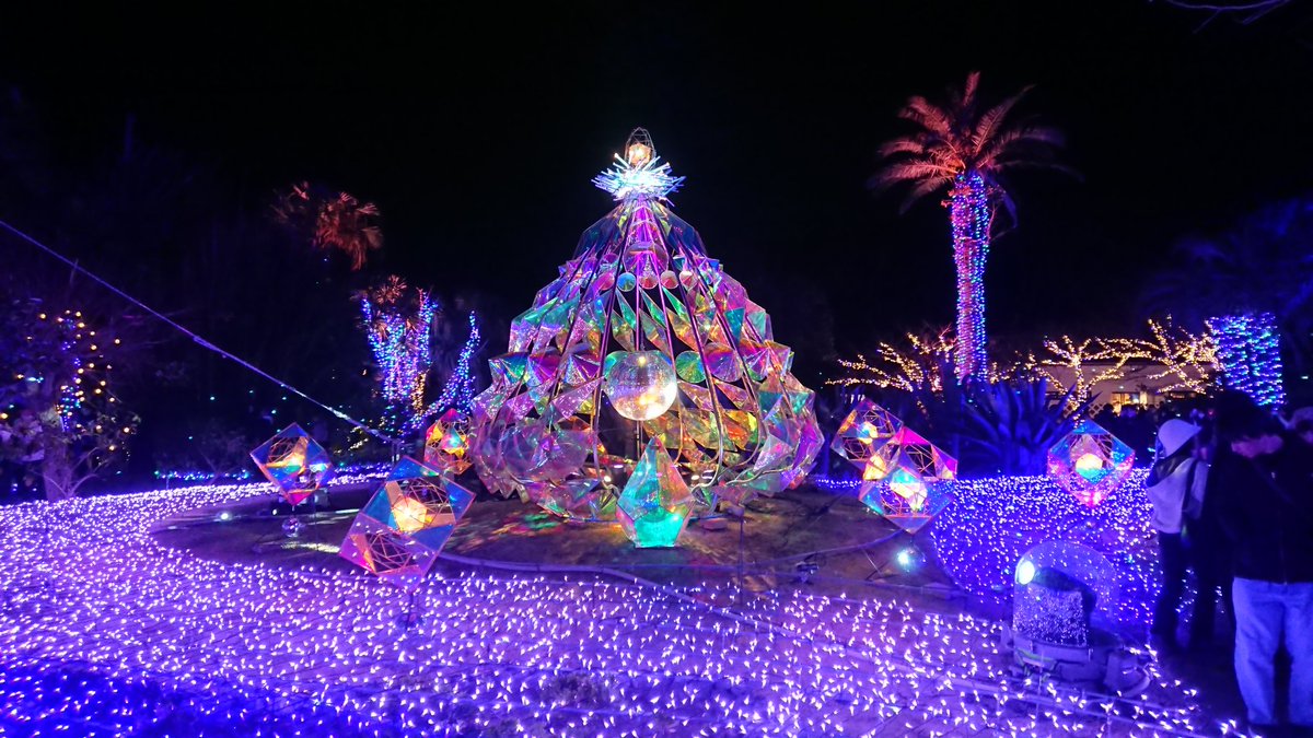 mifapoo's tweet image. 江ノ島のイルミネーション
華やかになりましたね