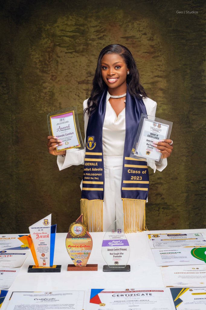 AGlobalPrincess's tweet photo. 12-12-2024, I officially graduated from the Department of Philosophy, Obafemi Awolowo University.

Re-introducing the latest Degree hotter;
Adewale Comfort Adeola
B.A Philosophy 
First Class Honors (4.64/5.0)

I came, I saw,and God helped me. Great Ife , thank you for having me . https://t.co/dgVRCcmPCd