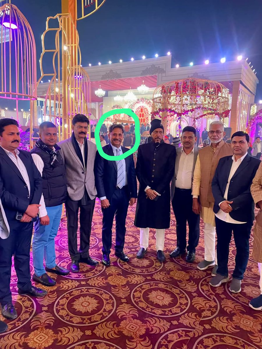 <a href="/IgRangeVaranasi/">DIG Varanasi Range</a>
<a href="/dgpup/">DGP UP</a> 
<a href="/jaunpurpolice/">Jaunpur police</a> 
<a href="/CMOfficeUP/">CM Office, GoUP</a> 
<a href="/aajtak/">AajTak</a> 
शाहगंज पत्रकार आशुतोष श्रीवास्तव का हत्यारा , नामजद अपराधी नासिर जमाल शादियों में खुलेआम लखनऊ में घूम रहा, और जौनपुर पुलिस सिर्फ एक राग अलाप रही की कार्यवाही चल रही और नासिर जमाल  यूपी पुलिस को खुला चैलेंज दे रहा।