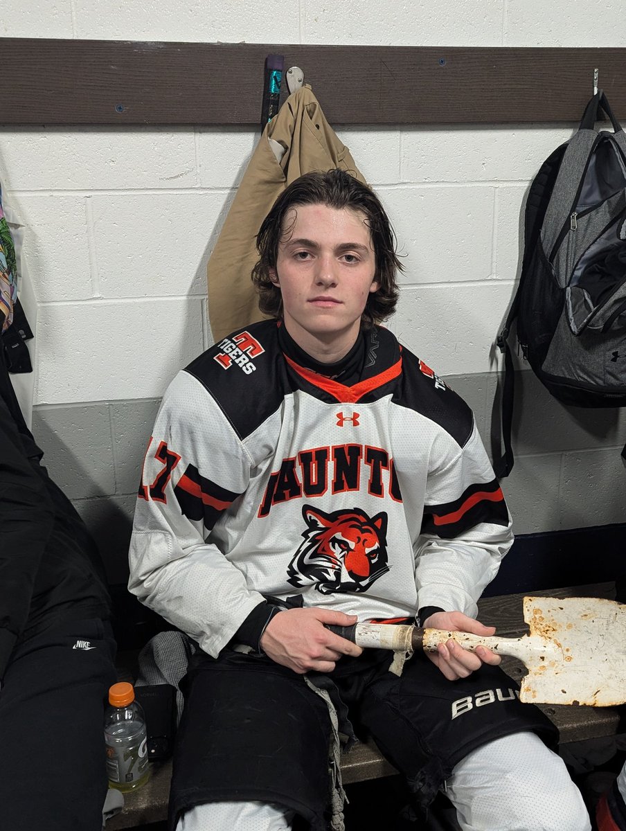 TauntonHSHockey's tweet image. Congrats to Jon McGrath for earning the shovel in the Valley Holiday Championship win over Littleton/Bromfield!

McGrath scored an Even strength, Short-handed, Power Play, and Penalty Shot goal in the win. An empty net shy of the Lemieux. 

#DiggingDeep #TauntonHockey