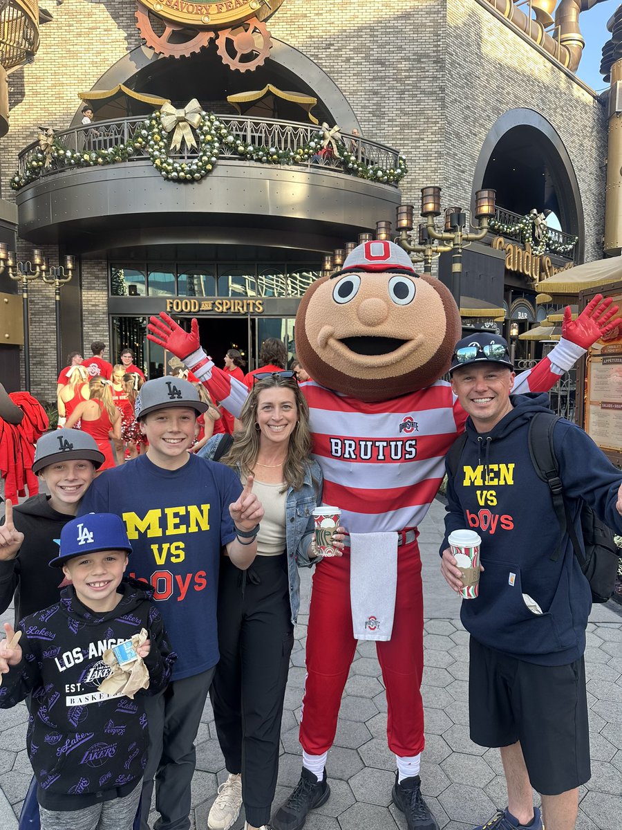 RayRayW5200's tweet photo. Go Blue! It’s been umpteen days since Ohio State has beat Michigan! Love this hoodie! @UMichFootball @stoolpresidente @barstoolsports @BarstoolUofM @Coach_SMoore  @UMichAthletics @UMGoBlog @UMich @michiganalumni @OhioStateFB @ryandaytime @Brutus_Buckeye #GoBlue #rosebowl #champs https://t.co/XKL5qNLbV7