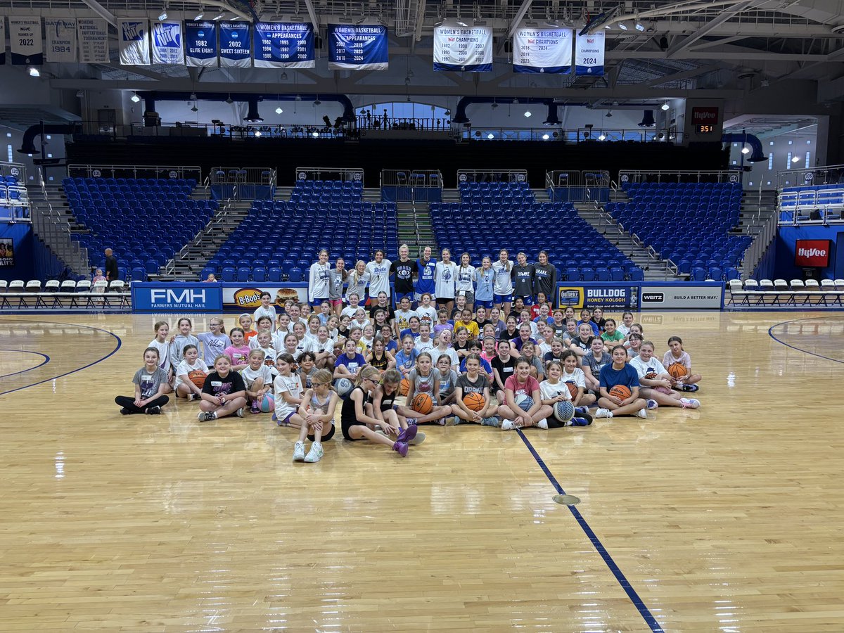 Great day for Holidays Hoop Bash! <a href="/DUGreatColl/">DU Great Collective</a>