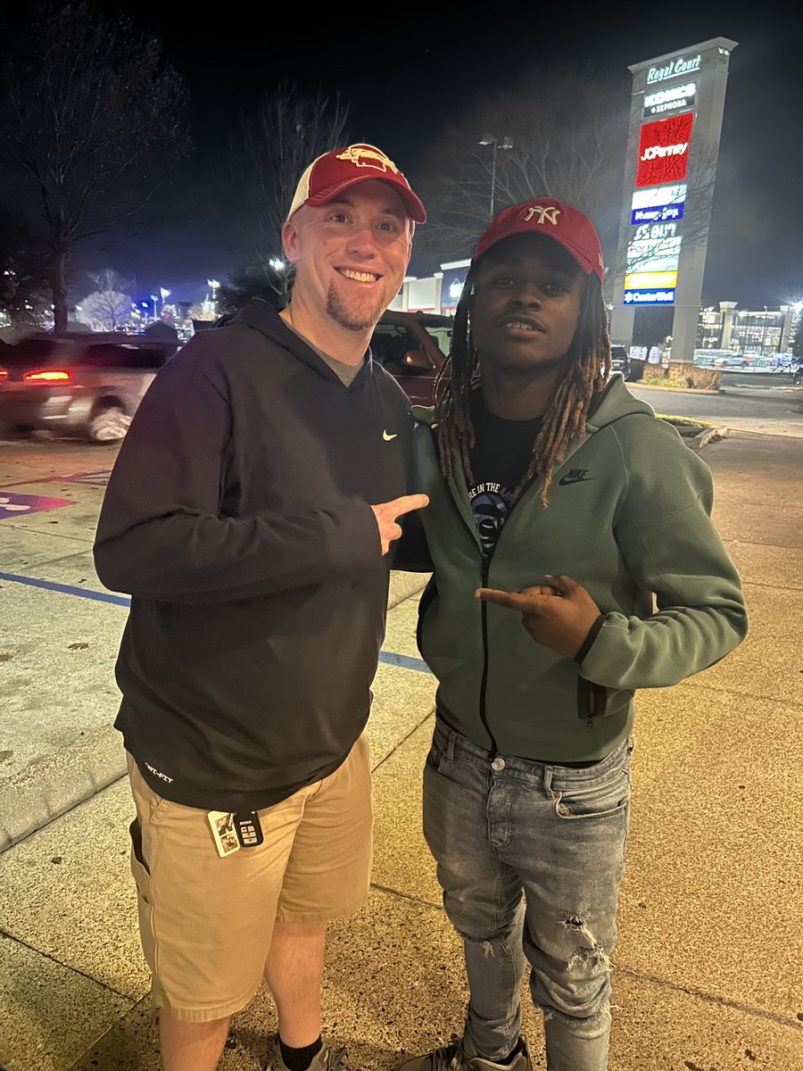 Got to see my guys ⁦<a href="/jamarlon_o/">Jamarlon Otis</a>⁩ and ⁦<a href="/PeytonHouston9/">Peyton Houston</a>⁩ tonight! Love y’all!