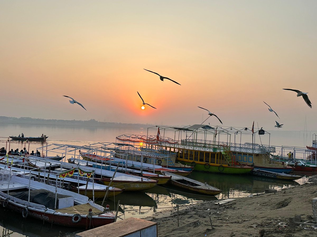 This #NewYear’s Eve, I’m sharing sunrises that have inspired me &amp; have given me HOPE always- from the serene ghats of Varanasi to the vibrant shores of Goa.

Each sunrise reminded me of life’s resilience, the beauty of renewal, and the endless opportunities ahead to soar new