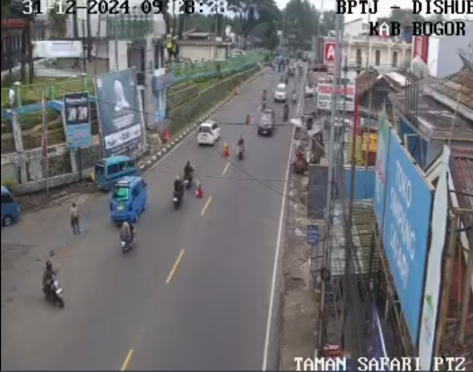 09.30 #LalinSonora

Situasi terkini di Jalan Raya Puncak, terpantau dari simpang Taman Safari, kedua arah relatif ramai lancar. <a href="/PTJASAMARGA/">PT. JASAMARGA</a>