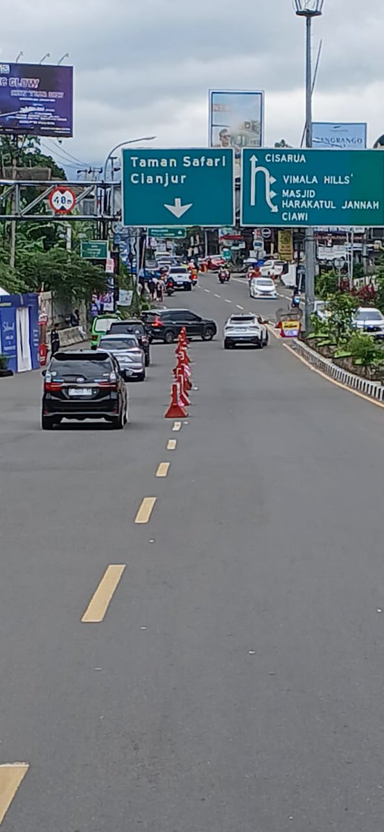 09.50 #LiputanSonora

Lalulintas Simpang Gadog arah Puncak lancar, tidak ada antrean di Gadog. Kebijakan GAGE sdh ditiadakan sejak pukul 09.00 WIB. Cuaca mendung. 

Via <a href="/j_sudiyana/">SJS</a>