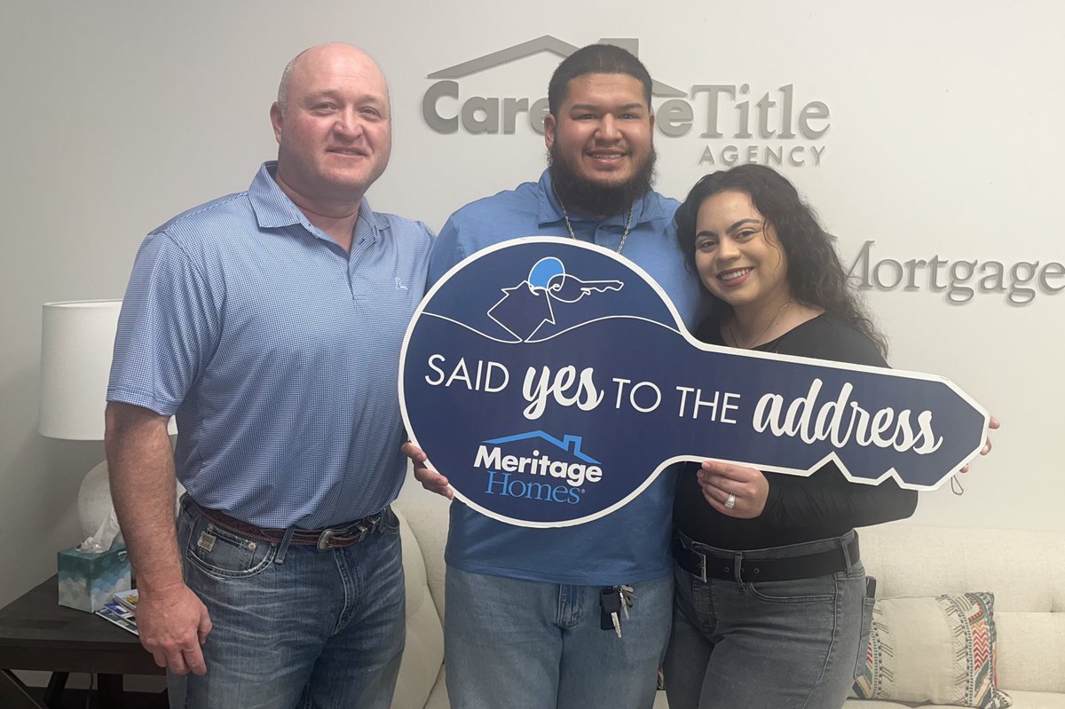 coachcoryc's tweet image. I've had the privilege of knowing Sammy B since he was in high school. I was fortunate to be his coach, and today I had the privilege of being his real estate agent for his first home purchase. Congratulations, Samuel! I'm happy for you my friend! 🏈🏡 🎉 #CoachCainTheRealtor
