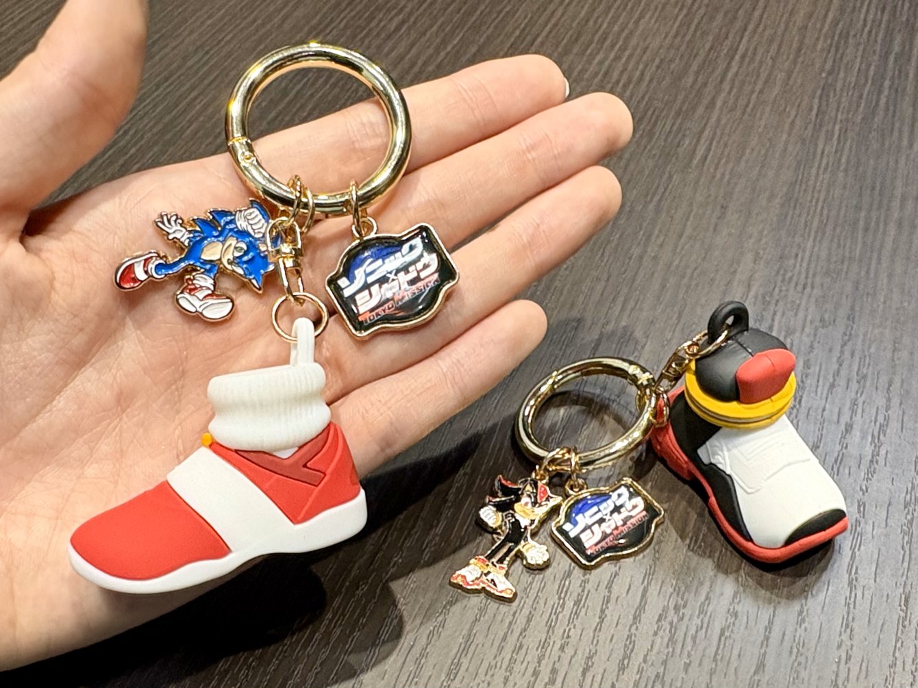 ソニック シャドウ ソニック キーホルダー 2個セットの通販 by