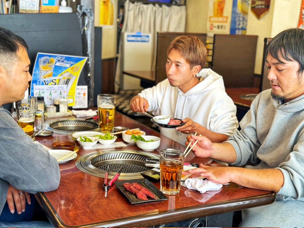 bigdada1011's tweet photo. Xの投稿が御無沙汰のDADAです
2024年...特に後半は激動の毎日...。
トラブル続き...何とか今年を終える事が出来ました。
2025年も年明けから有難い事に仕事詰め詰めから始まる予定！
そして...まだまだ激動の日々が続きそうですが変わらず色んな波に揉まれ乗り越し頑張ります。
来年も宜しくです。 https://t.co/AzlUNN2vLz