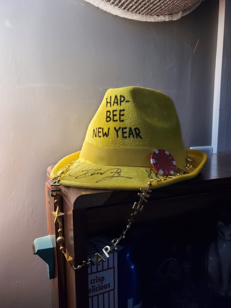 davis_193's tweet photo. Reminds me of a show I went to once... I hold onto it for just the right occasion. https://t.co/XyWsH57HOE
