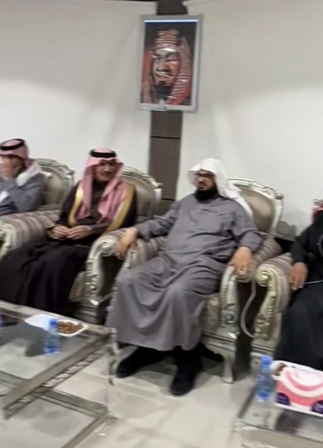 رئيس اللجنة الفرعية للجمعيات الأهلية بمحافظة بلقرن يحضر حفل تكريم الفائزين بمسابقة الأربعين النووية  والذي نظمتها جمعية الدعوة بمركز البشائر، بحضور سعادة محافظ بلقرن .. 
<a href="/dawahalbshair/">جمعية الدعوة بالبشائر</a> <a href="/ngos_ase/">مجلس الجمعيات الأهلية بمنطقة عسير</a>ً