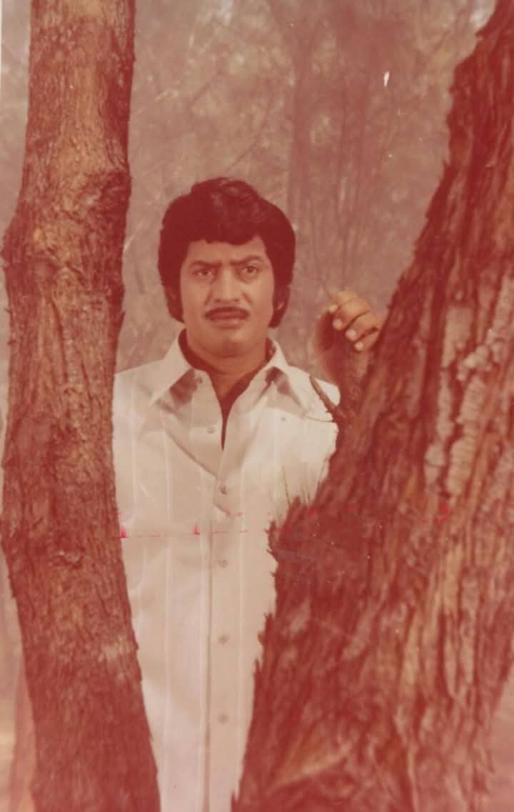 gravikrishna7's tweet photo. Superstar Krishna's #175th movie
 #Bangaru_Bava
Release:31 December 1980
Cast:Krishna,Sridevi
Director:K.Subba Rao
Producer:Y.Sambhu Prasad
Music Director:Sathyam https://t.co/HAper2fmMV