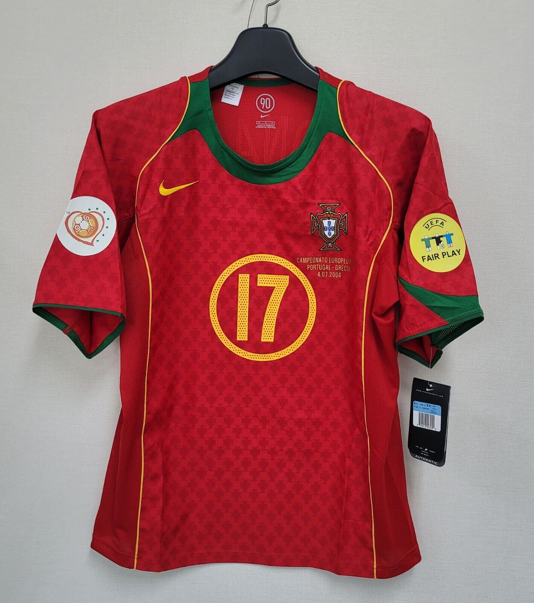 PichisOfficial's tweet photo. Empecé a seguir a Portugal con ésta camiseta y ya no volverán a vestir Nike, por lo menos en unos 10 años. https://t.co/iTmuzxvufv