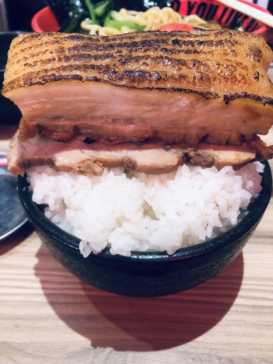 Springroll0214's tweet photo. #DOYOULIKERAMEN
腹パンパンセット+炙り豚増し+青菜増し+海苔10枚+飯大+ジャスミン茶
食べる予定は、してたのですが朝のポストを見て急遽DOYOULIKERAMENさんへ
近くで美味しいラーメン屋さんが無くなるのは、やはり悲しい
最後に腹パンパンになるまで食べさせていただきました。
ご馳走様でした。 https://t.co/pWtM9UCHuP
