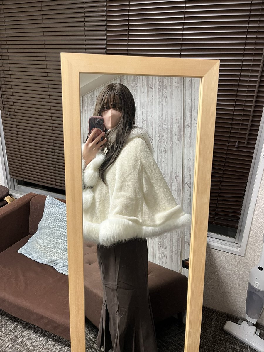 AiAlice12's tweet photo. コミケコスプレ参加してきた！
戦利品はもぎ先生といにつき林檎先生の新刊🥳もう一冊は偶然見つけた旅行記！どれもよかった😌

２枚目は行き帰りの格好で、３枚目はccさくら！
コスプレ用メイクは難しい…濃くしすぎると陰影が強くなっちゃう😢
非現実感もあって楽しいコミケでした🥰
#男の娘 #女装 https://t.co/fVjmKp2WbO