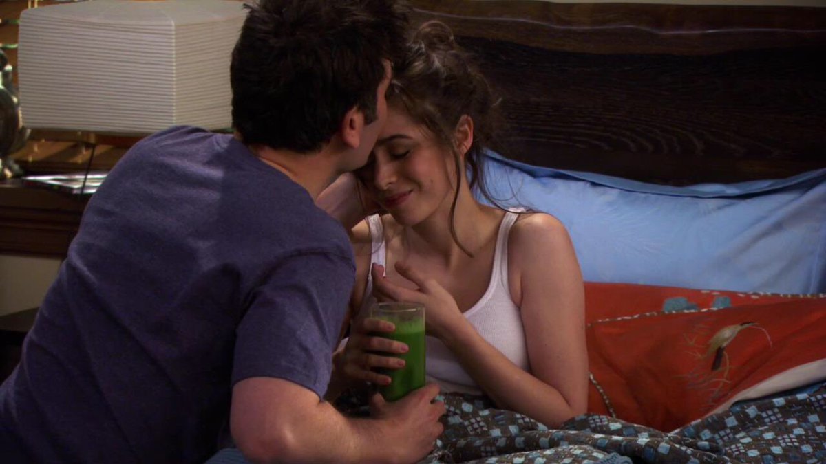 ravieI's tweet photo. hoje é o último dia de 2024, isso significa que a partir de amanhã, à tracy mcconell estará oficialmente morta na linha do tempo de how i met your mother 😭 https://t.co/qLViZE8AQl