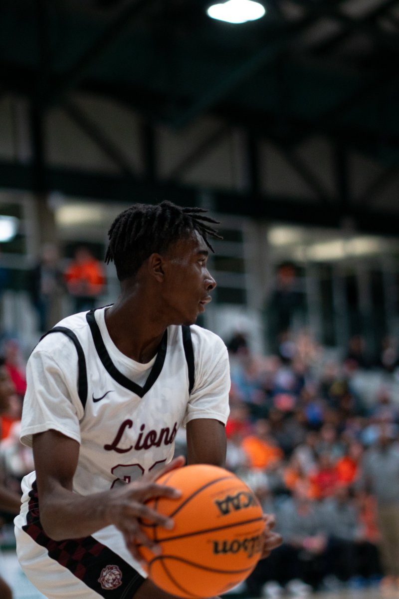 3Q 5:16 | Peoria 29, Romeoville 14

The Lions are poised and in control through two quarters.

#ClutchUp