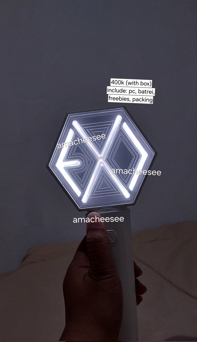 amacheesee's tweet photo. WTS AAB NCT, EXO &amp; SVT

🏠 Tangsel
Freebies
Include all

T. Exo Nct lightstick ver1 svt lightstick ver 2 photocard wts https://t.co/zJvCLr1y50