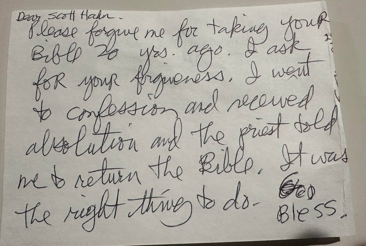 BeSaintly's tweet image. Scott Hahn shared this a few days ago, someone stole his bible in 2007 that he had since 1972

The guy returned it to him a few days ago

The craziest part is seeing all of Scott Hahn’s notes from his time before, &amp;amp; during seminary…