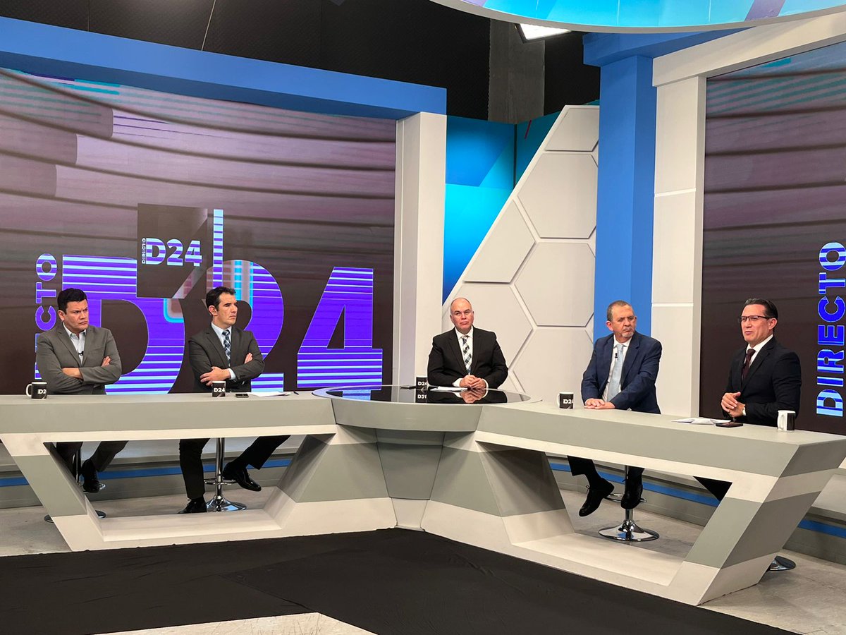quierotv_gdl's tweet photo. 📺📲 EN VIVO | En #Directo24 de @quierotv_gdl hablamos de la visita de Claudia Sheinbaum (@Claudiashein) a Jalisco; operativo de seguridad en Sinaloa y actividades de Pablo Lemus (@PabloLemusN) y alcaldes.
Míranos en:
➡️ https://t.co/6mbpc26vGq
➡️ https://t.co/QbE8GHuuc8
➡️ https://t.co/oeYWZSGXWn