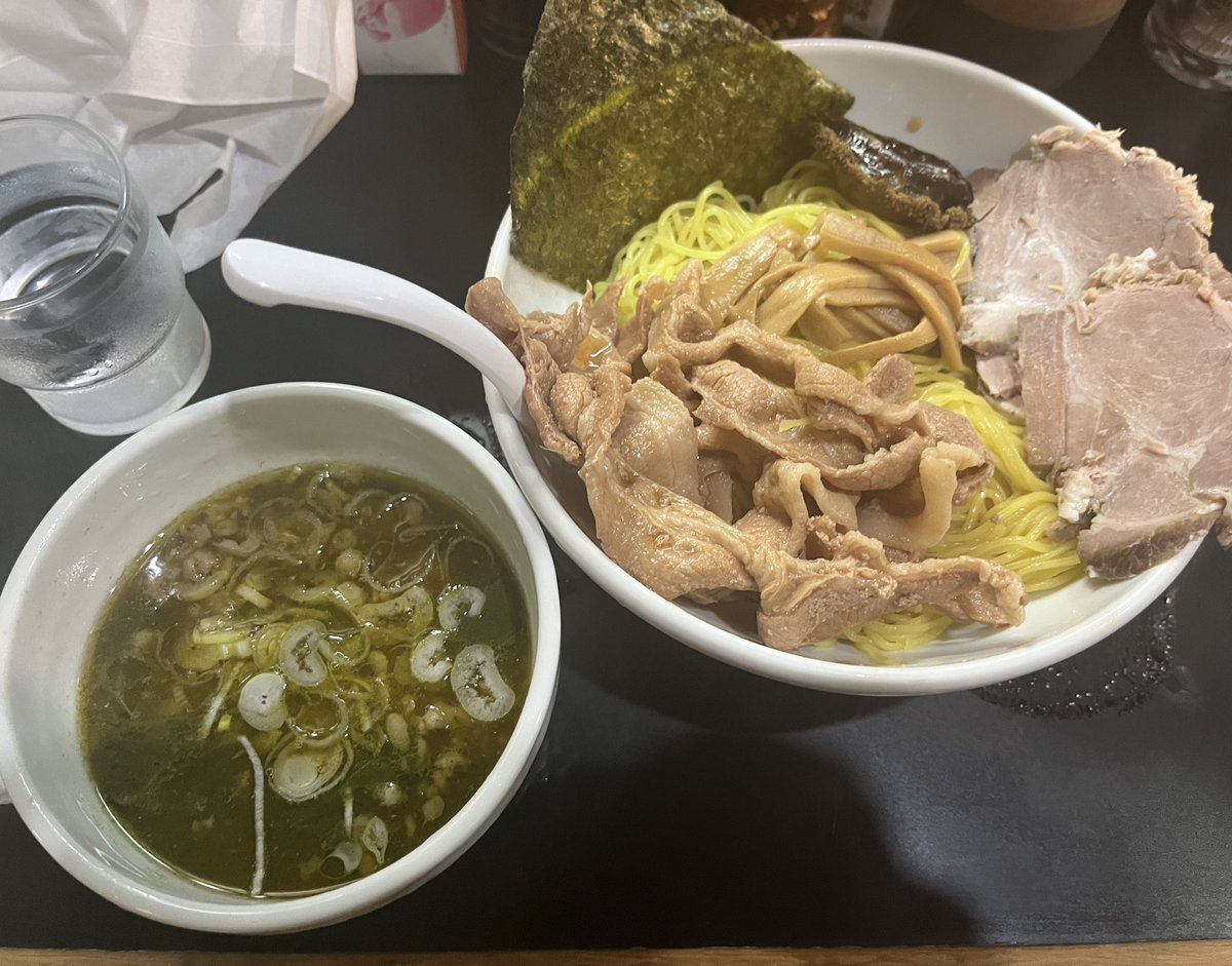 guppi0208's tweet photo. 2024年お店で食べたラーメンは129杯、107店舗
新しく行ったお店は67店舗でした。

めっちゃ美味かったの載せときます

手打ち蓮
メヂカそば吟魚
がんこ四谷(アワビつけ麺)
オランダ軒 https://t.co/KyOTdmqsEX