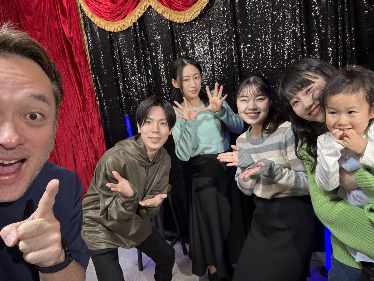 yoheymagic's tweet photo. 渋谷駿御一行様 いらっしゃいましてビデオ撮影でした🎥
このメンバーが出演する『～黒いメルヒェン～ つむじ風街の月光楼』オンデマンド配信はアルケミストマジックで好評発売中！！
年末年始にじっくりとご覧になってみてください！
購入サイトはこちらから！
https://t.co/K9IQunpoWv https://t.co/AcaZ0gucnB