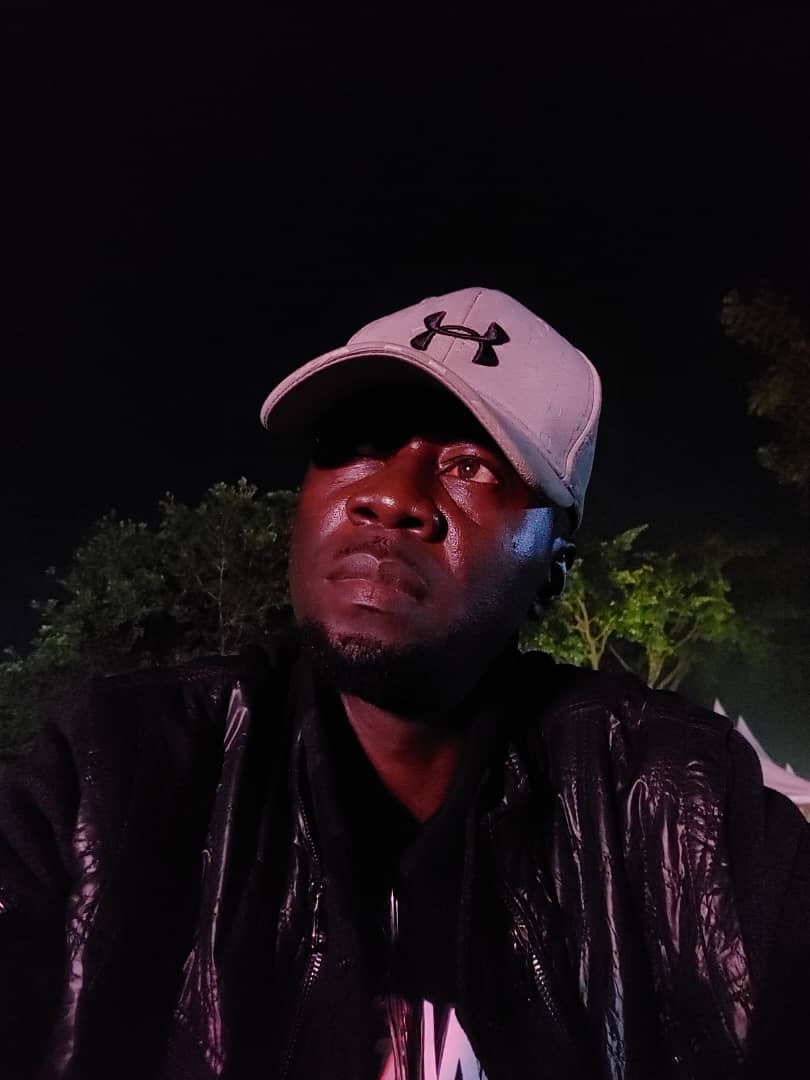 Tonight, we shall be entering into the year 2025. My worry is, January has into it some invisible extra 19 days, making a total of 50 days in January alone.  Is there anyone with a book entitled, "How to spend December salary wisely?".......