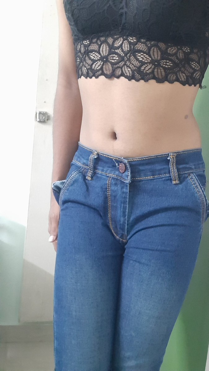 Say 'hi' if you wanna see what's inside my pants 🫣