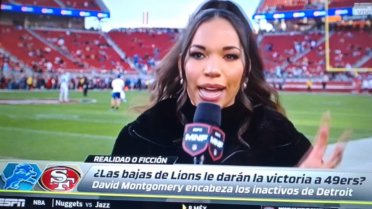 Thomas F. Perez (@tomfelipeperez) on Twitter photo Y siempre en el lugar de la acción del 🏈la talentosa <a href="/MJAcostaTV/">MJ Acosta-Ruiz</a> #MNFxESPN Feliz año nuevo!🥳🥳🥳 #DETvsSF Y siempre en el lugar de la acción del 🏈la talentosa <a href="/MJAcostaTV/">MJ Acosta-Ruiz</a> #MNFxESPN Feliz año nuevo!🥳🥳🥳 #DETvsSF