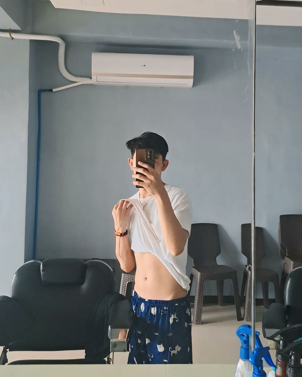 ghost_fcker's tweet photo. Tara sa bahay paputok tayo💦
#HappyNewYear
#HappyNewMe https://t.co/r58lzRQBa4