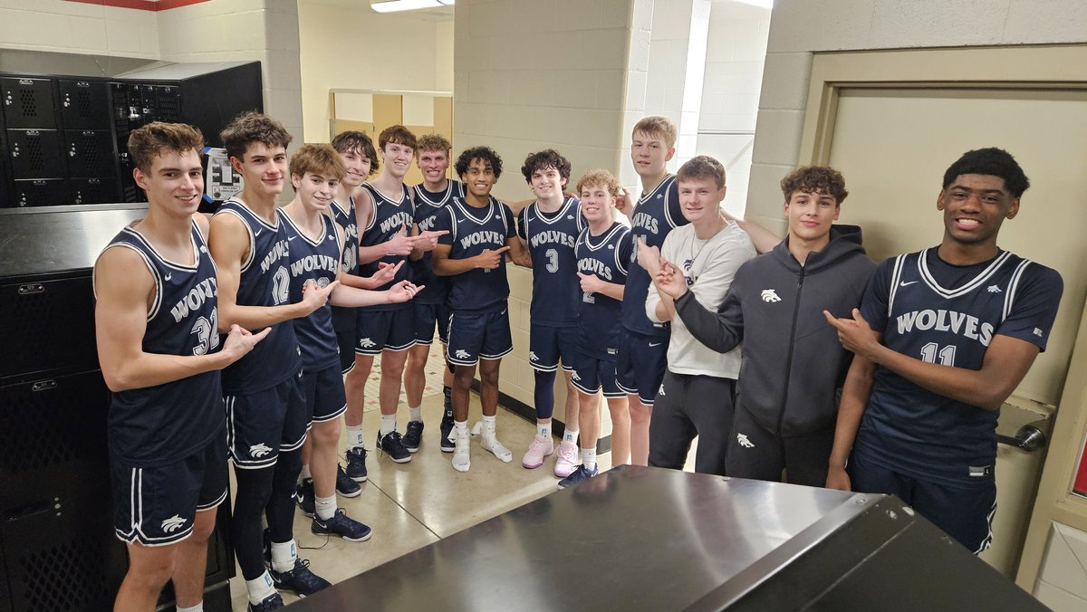 Lake City Basketball (ID) (@lctwolves) on Twitter photo Lake City over North Central 64-46.
<a href="/ReeseStrawn3/">Reese Strawn</a> joins <a href="/KoltonMitchell3/">Kolton Mitchell</a> <a href="/__zachj11/">Zach Johnson</a> <a href="/blake_buchanan4/">Blake Buchanan</a> as Lake City's fourth 1000+ pt career scorer tonight.
Reese finishes with 20 pts as does <a href="/CarlsonJordan34/">Jordan Carlson</a> Lake City over North Central 64-46.
<a href="/ReeseStrawn3/">Reese Strawn</a> joins <a href="/KoltonMitchell3/">Kolton Mitchell</a> <a href="/__zachj11/">Zach Johnson</a> <a href="/blake_buchanan4/">Blake Buchanan</a> as Lake City's fourth 1000+ pt career scorer tonight.
Reese finishes with 20 pts as does <a href="/CarlsonJordan34/">Jordan Carlson</a>