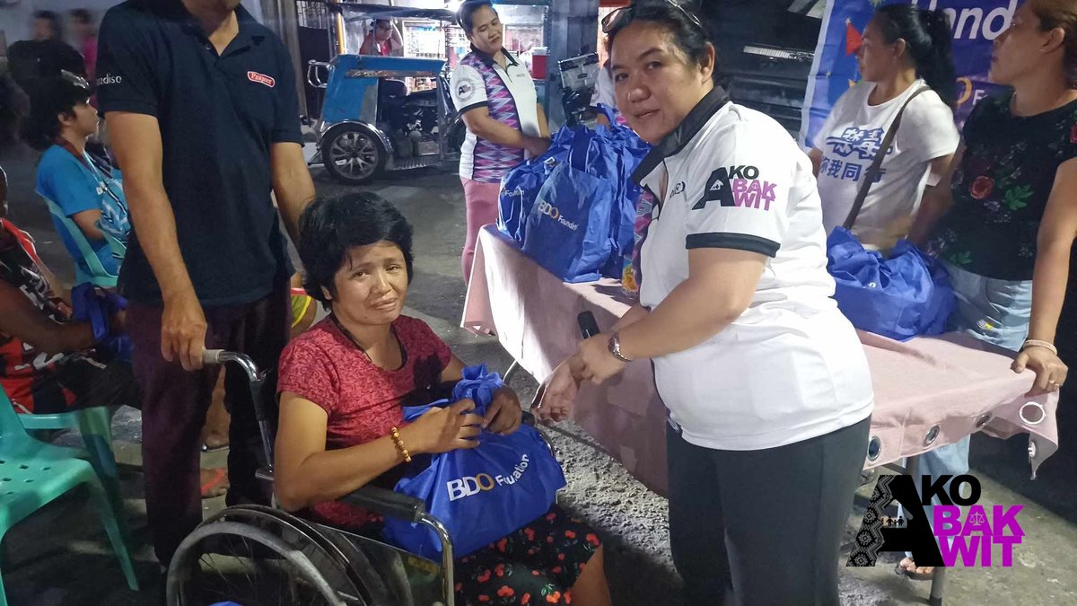 AkoBakwit's tweet photo. Pamamahagi ng food packs sa ating mga kapatid sa Caloocan City, sila ay mula sa sektor ng Senior Citizens, PWD at Solo Parents. Ito ay handog sa atin ng BDO Foundation, sa ilalim ng kanilang Handog sa'Yo program.

#AkoBakwit #IDPs #bakwit #BDO #BDOWeFindWays https://t.co/2l521FvpEY