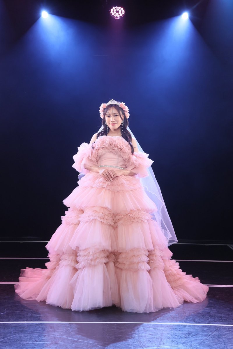 卒業ドレスはピンクがいいな〜と思ってました☺️形や柄などにあまり
