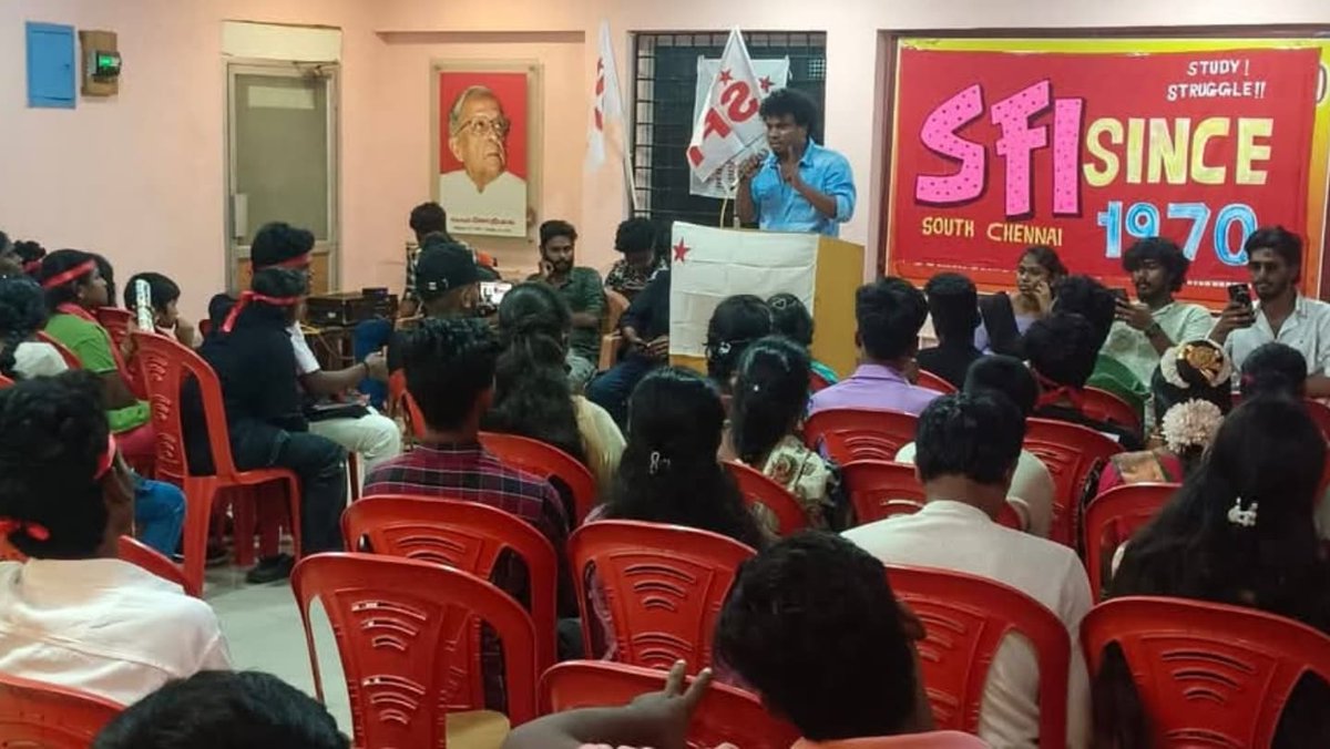 Sfisouthchennai's tweet photo. கல்வி நிலைய வளாக ஜனநாயகத்தை பாதுகாத்திட மாணவர் பேரவை தேர்தலை ந��த்திட வலியுறுத்தி இந்திய மாணவர் சங்கம் 55வது அமைப்பு தினத்தில் தென் சென்னை மாவட்டக்குழு அலுவலகத்தில் அமைப்பு தின கருத்தரங்கம் நடைபெற்றது. #SFItamilnadu #sficec #SFI SFI Southchennai #FoundationDay #chennai https://t.co/JMrCH63hxT
