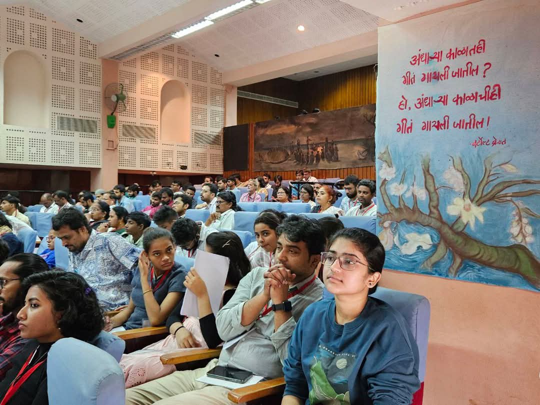 ArvindTrust's tweet photo. SC Adv Colin Gonsalves delivered a powerful address today on the infiltration of fascist elements into the judiciary and the attack on democracy.

FB https://t.co/b5cKas8YDN
IG https://t.co/tRoV3ntP9i

#arvindmemorialseminar
#7tharvindmemorialseminar 
#hyderabad 
#smashfascism https://t.co/uTzTXQcb1z